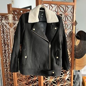 Black coat w/ faux sherpa collar